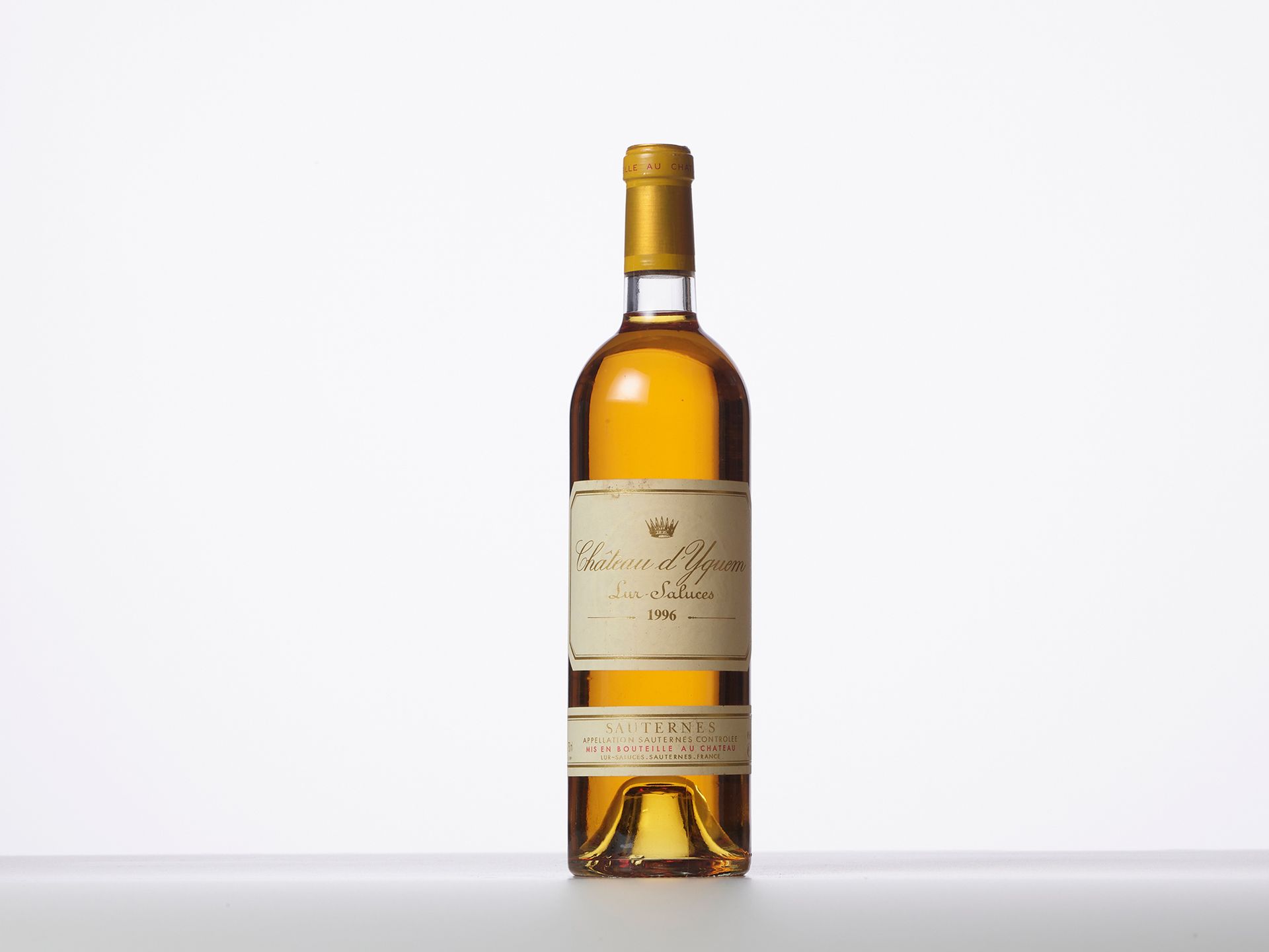 Null 1 瓶伊昆红葡萄酒（CHÂTEAU D'YQUEM 
年份：1996 
产区 : C1 Supérieur Sauternes 
备注 : (酒标上有&hellip;