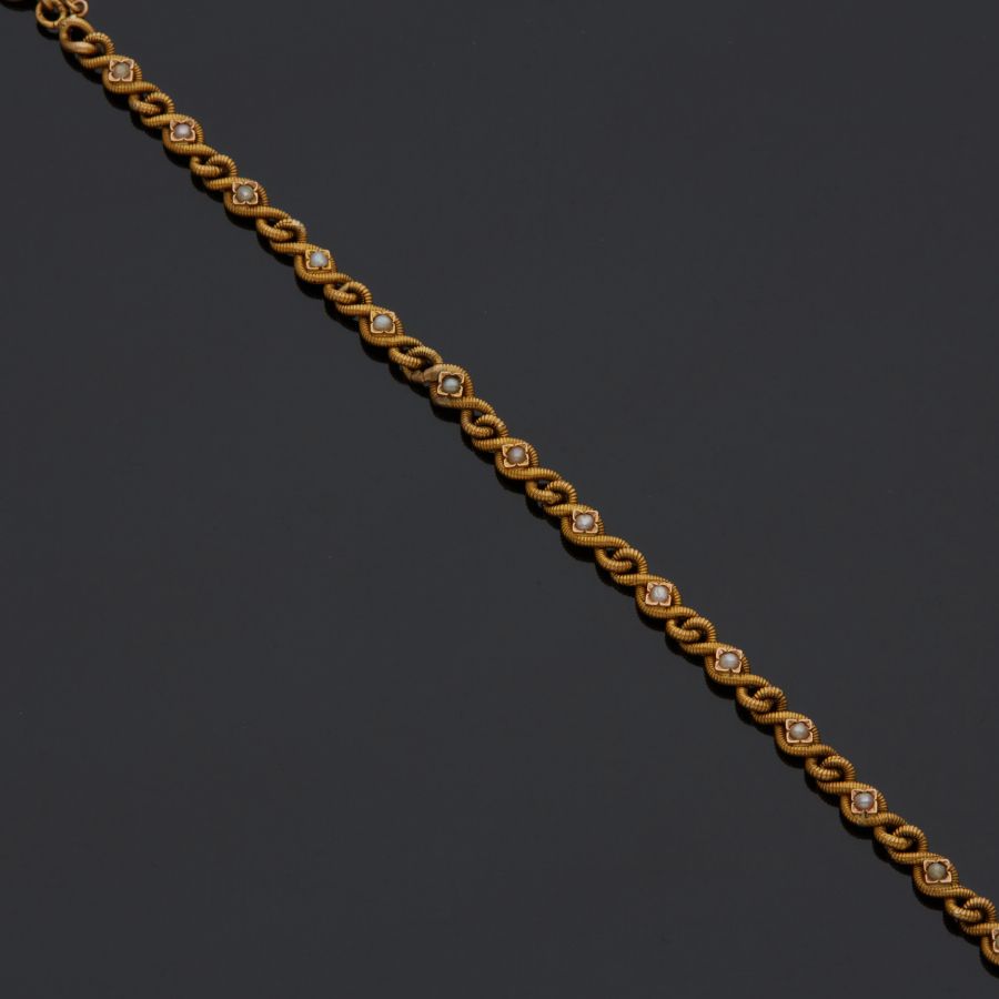 Null Bracelet articulé or jaune 18 k (750 millièmes) à mailles torsadées centrée&hellip;