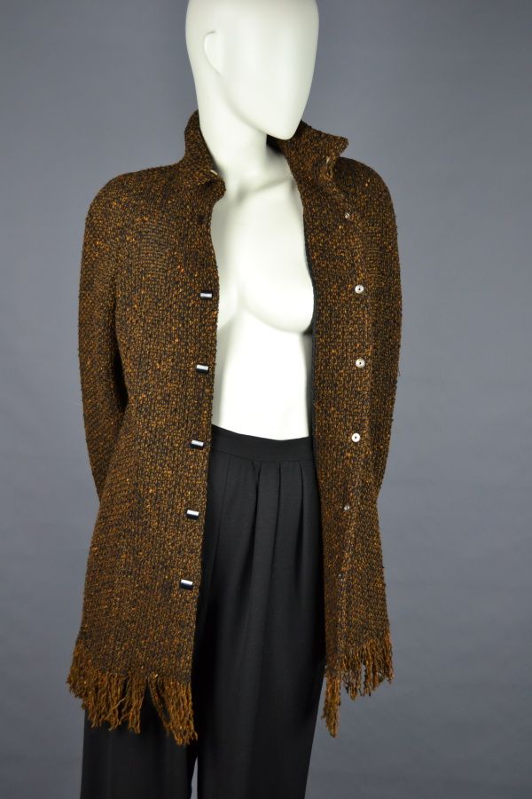 Null Mariella BURANI

羊毛和羊驼毛中长外套，边缘有流苏，棕色、赭色和黑色斑纹面料，长袖，单排扣和烟囱领（状况良好）

尺寸38
