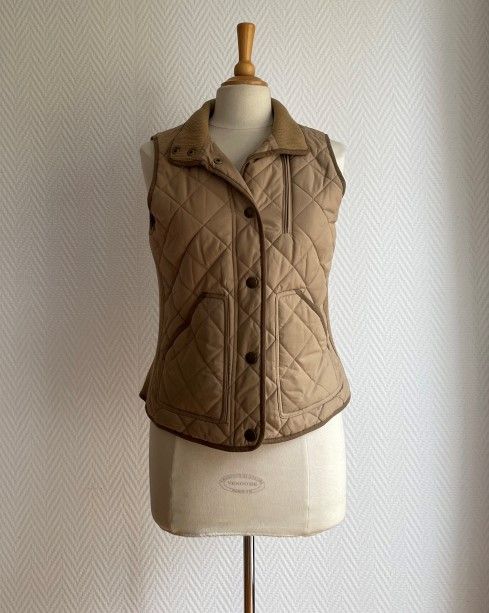 Null Lot of clothes including :

Ralph LAUREN 

- Beige quilted sleeveless jacke&hellip;