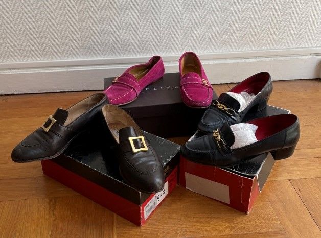 Null CELINE 巴黎

三双软皮鞋:

- 紫红色反绒皮休闲鞋，白色缝线，金色金属螺丝扣 - 尺寸 37

- 棕色真皮休闲鞋，金色金属扣，小鞋跟 - &hellip;