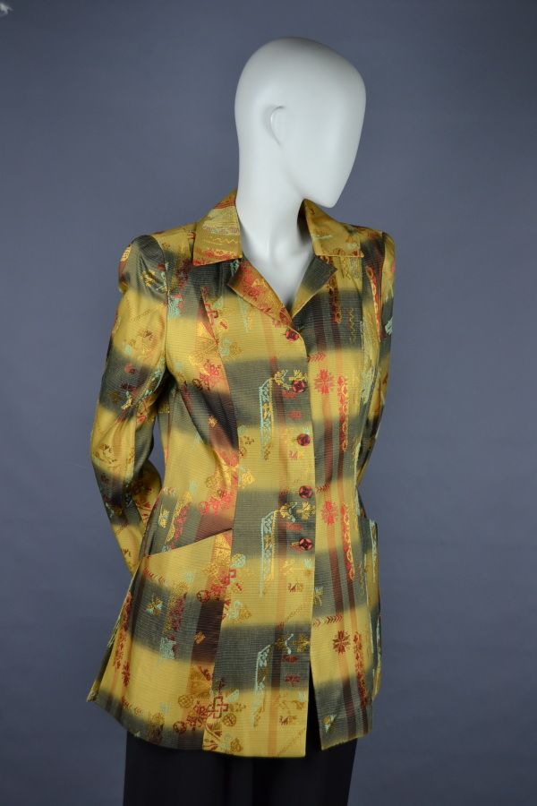 Null BAZAR by Christian LACROIX

Grey and mustard long jacket in viscose with em&hellip;