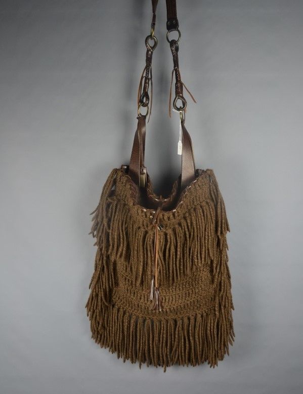 Null *DOLCE & GABANNA

Bolso XL de cuero y lana marrón con flecos, asa, con tarj&hellip;