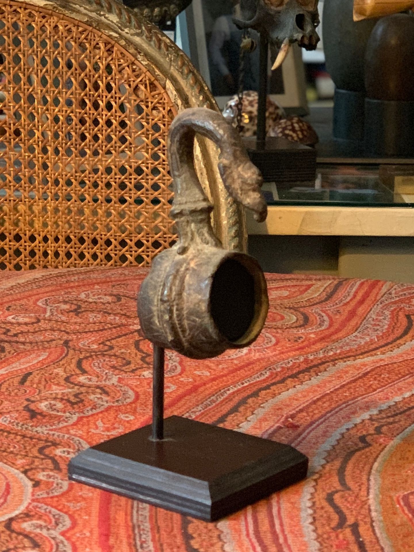 Null Crochet de suspension en forme de tête de serpent en bronze à décor ciselé &hellip;