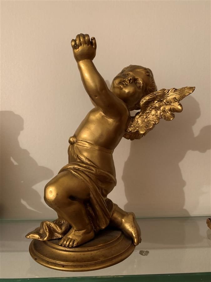 Null Statuette en bronze doré représentant un ange agenouillé (manque la partie &hellip;