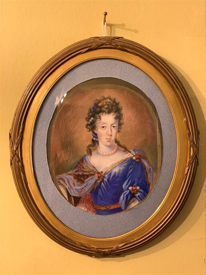 Null Miniature à vue ovale représentant une femme au drapé bleu dans le goût du &hellip;