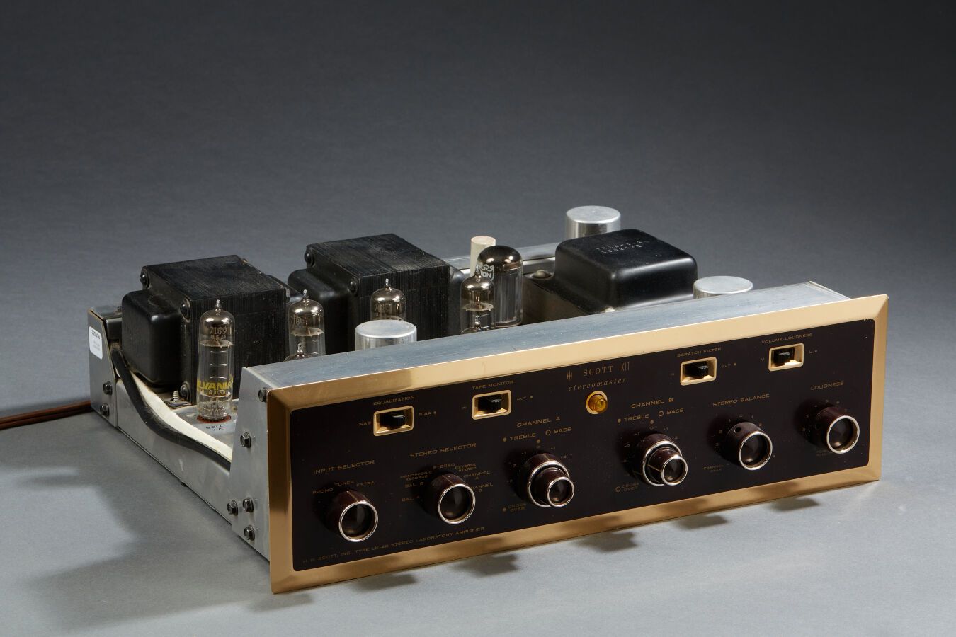Null HH SCOTT KIT立体声大师。LK-48型立体声实验室放大器（1961年）。每声道24瓦的立体声放大器。

高度 : 11 cl - 宽度 : &hellip;