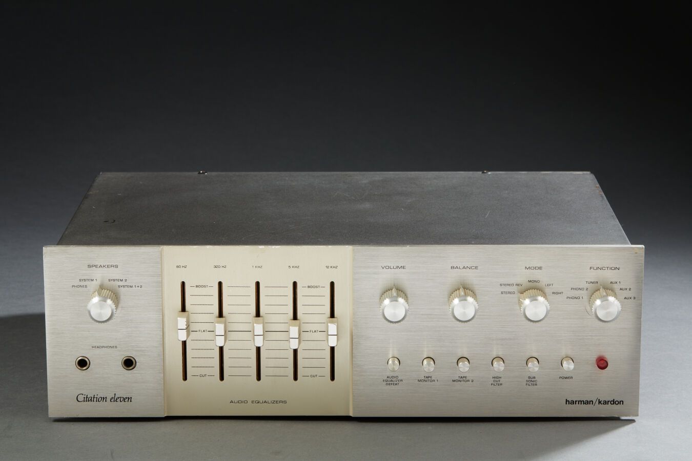 Null HARMAN/KARDON. Citation Eleven. Preamplifier from the 70's. (Traces of use)&hellip;