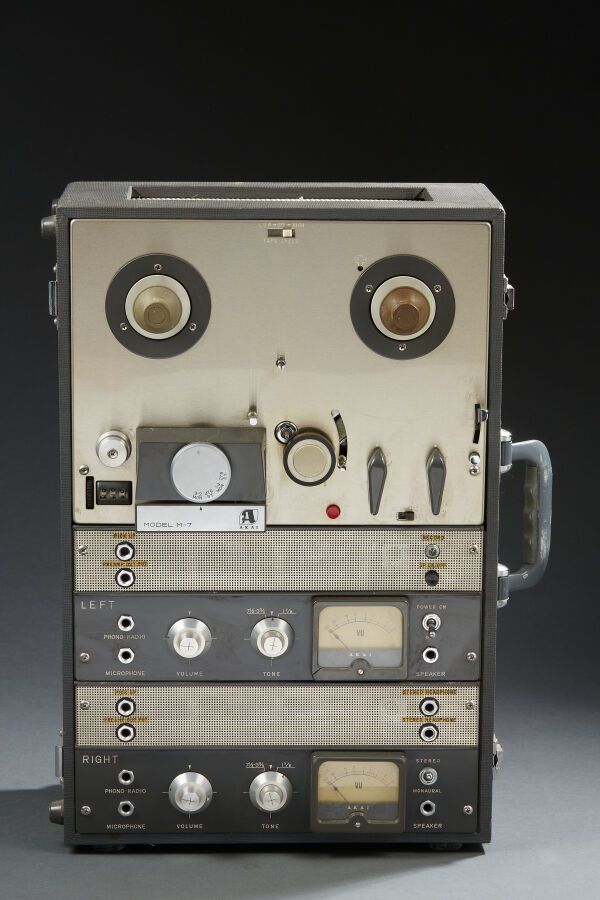 Null AKAI M-7 Magnetophone à bandes à tubes autoreverse, quatre pistes, deux can&hellip;