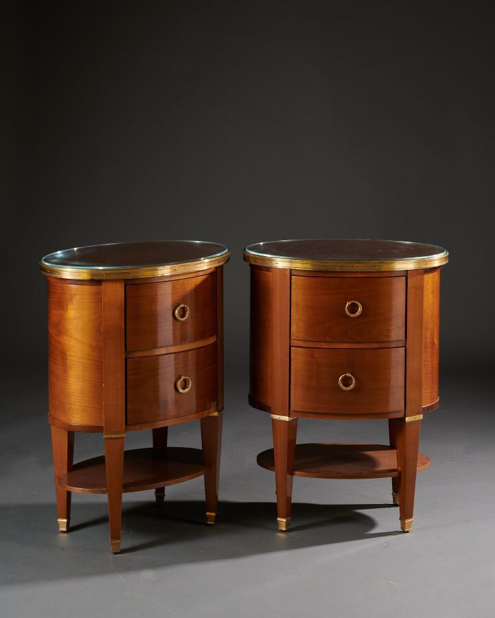 Null Maison Taillardat, pair of oval bedside tables in the Louis XVI style in st&hellip;