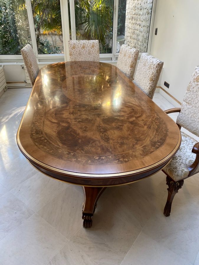 Null 
Dining room table in wood veneer

Modern work in the Louis Philippe style
&hellip;