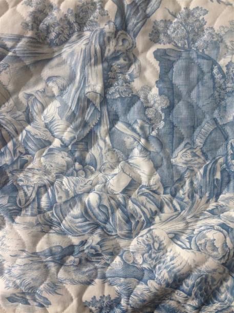 Null Couvre lit en coton imprimé toile de Jouy. Impression en bleu décor de scèn&hellip;