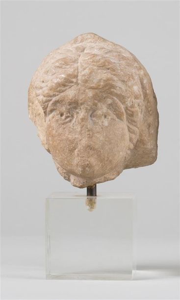 Null Tête féminine en marbre blanc (usures).

Epoque romaine, III-IVe siècle

Ha&hellip;