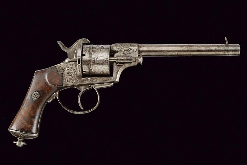 A pin fire revolver 日期：约1870年 出处：比利时比利时，圆形，有膛线，11毫米口径的枪管，刻有八角形的底座，有一个高的前视镜；光滑的圆柱&hellip;