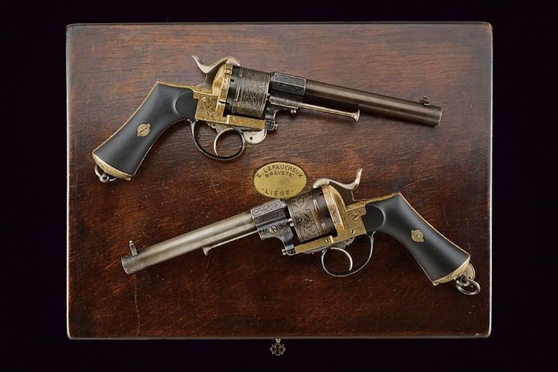 A beautiful pair of cased Lefaucheux pin fire revolvers datation : environ 1870 &hellip;