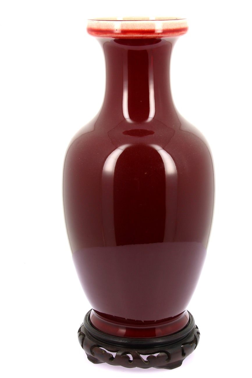 Null Große chinesische Balustervase, ochsenblutfarben, 1. Hälfte des 20. H 36 cm&hellip;