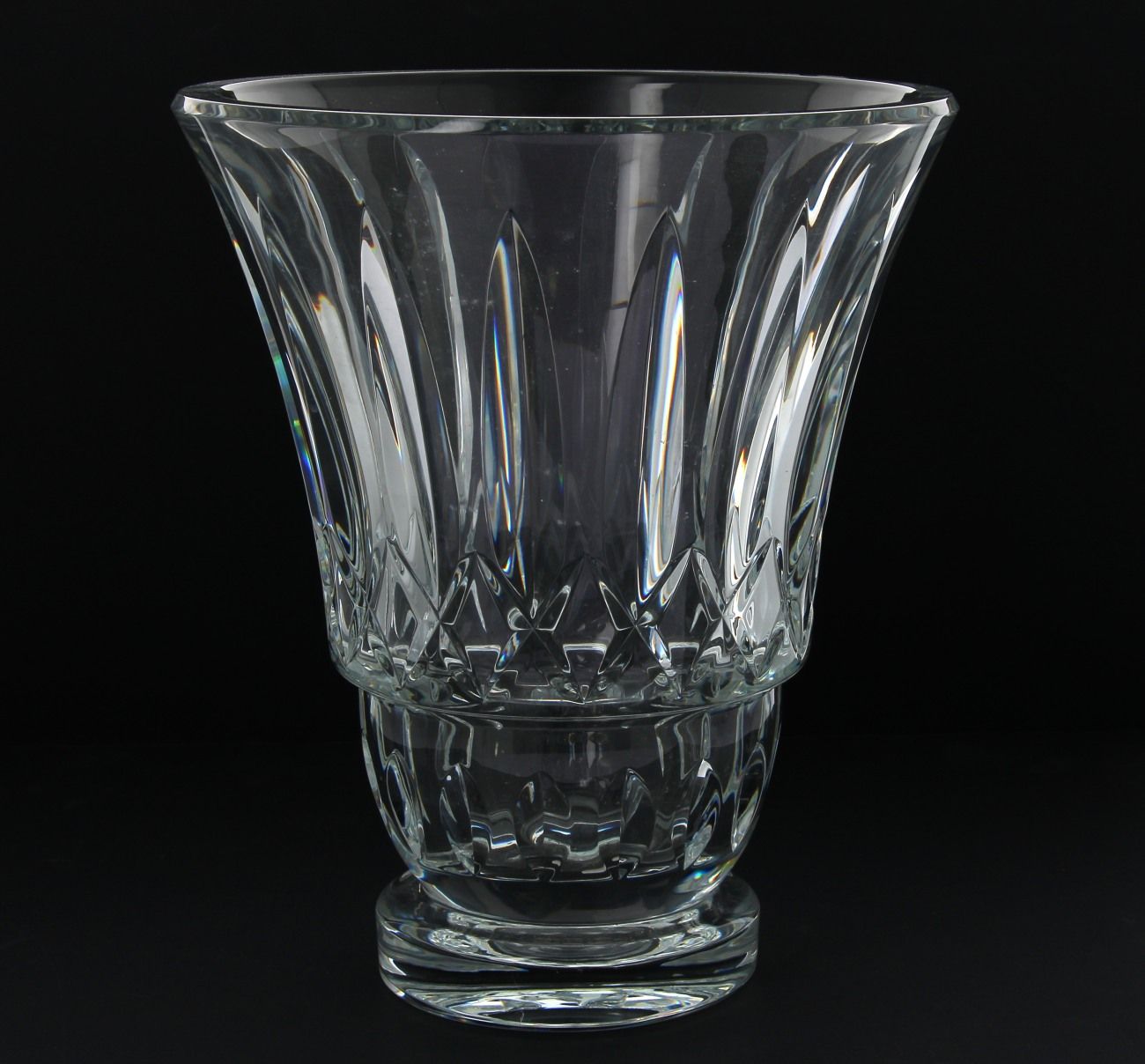 Null BACCARAT - Important vase en crista de forme évasée, H 30 x diam. 25 cm, si&hellip;