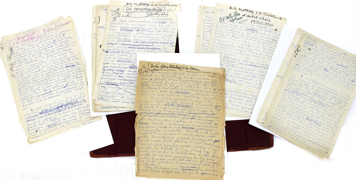 Null 莱昂-布鲁姆（Léon BLUM）--亲笔手稿--24 张手写叶片，带擦除和更正。约 21 x 13.5 厘米。