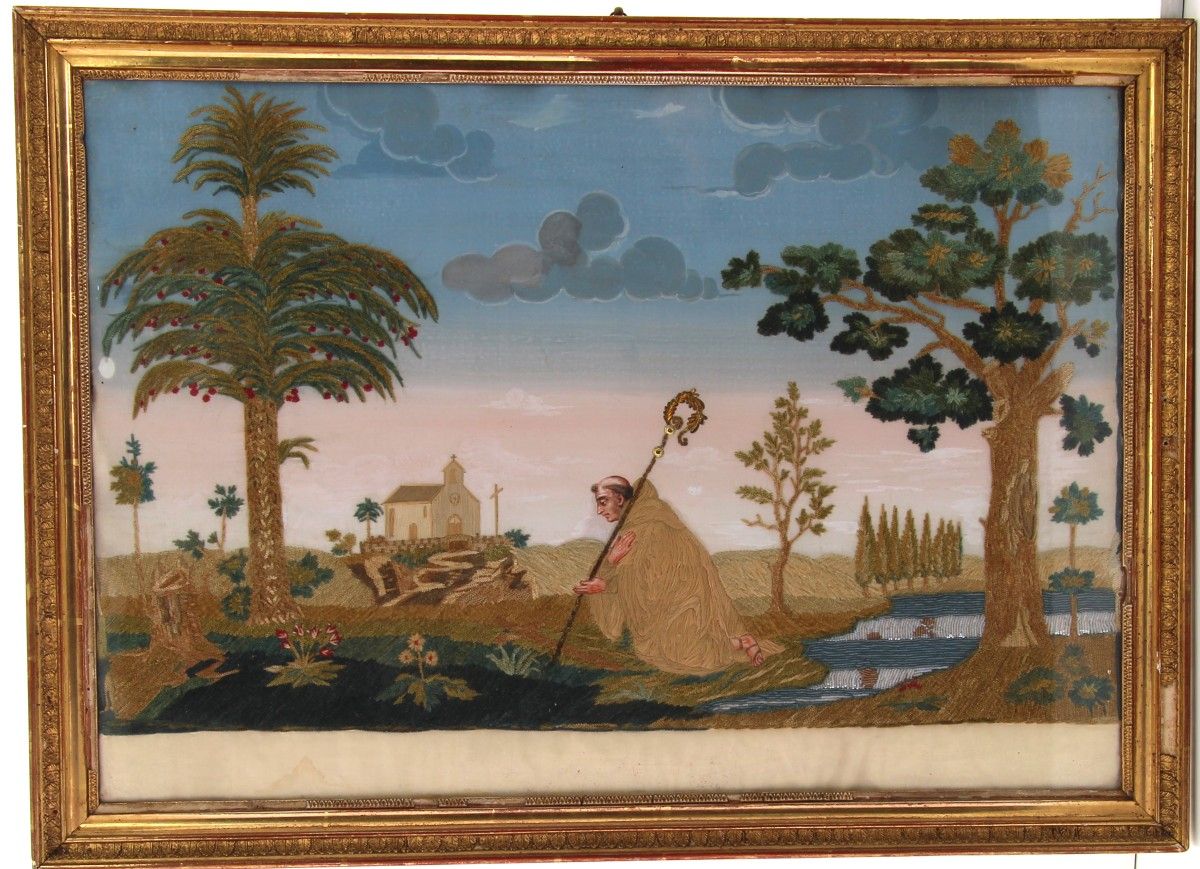 Null SAINT BENOIT - 珍珠刺绣，水粉背景，表现圣伯努伊特-德纳阳光下的风景，背景为小教堂，33.5 x 53 厘米（画框有瑕疵和缺失部分）