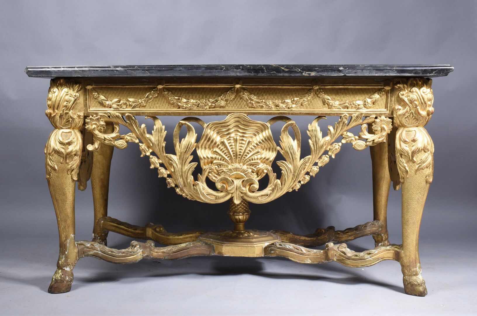 Null Important gilded console table on an oak frame richly carved with acanthus &hellip;