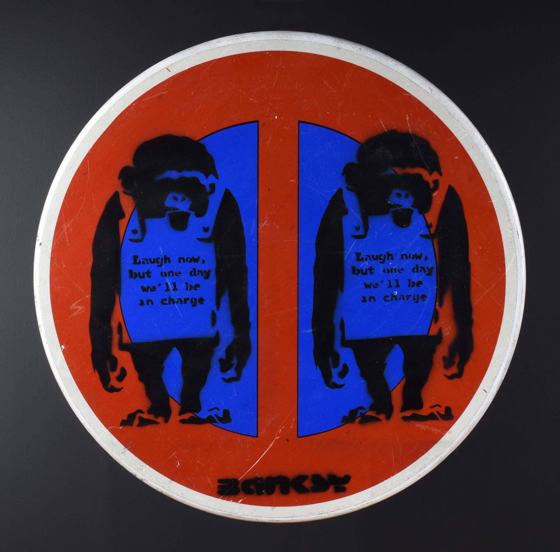 Null BANKSY (Né en 1974) (D'après)
"Monkeys"
Panneau de signalisation peint au p&hellip;