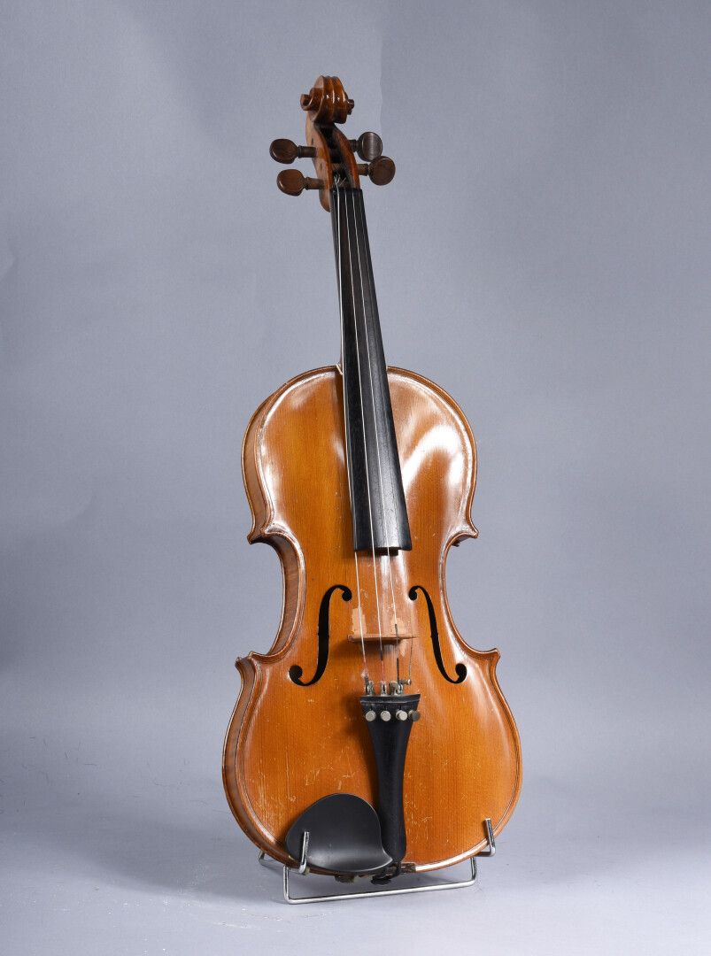 Null Violino Mirecourt con etichette "L. Bernier" e "Manufacture Française (...)&hellip;