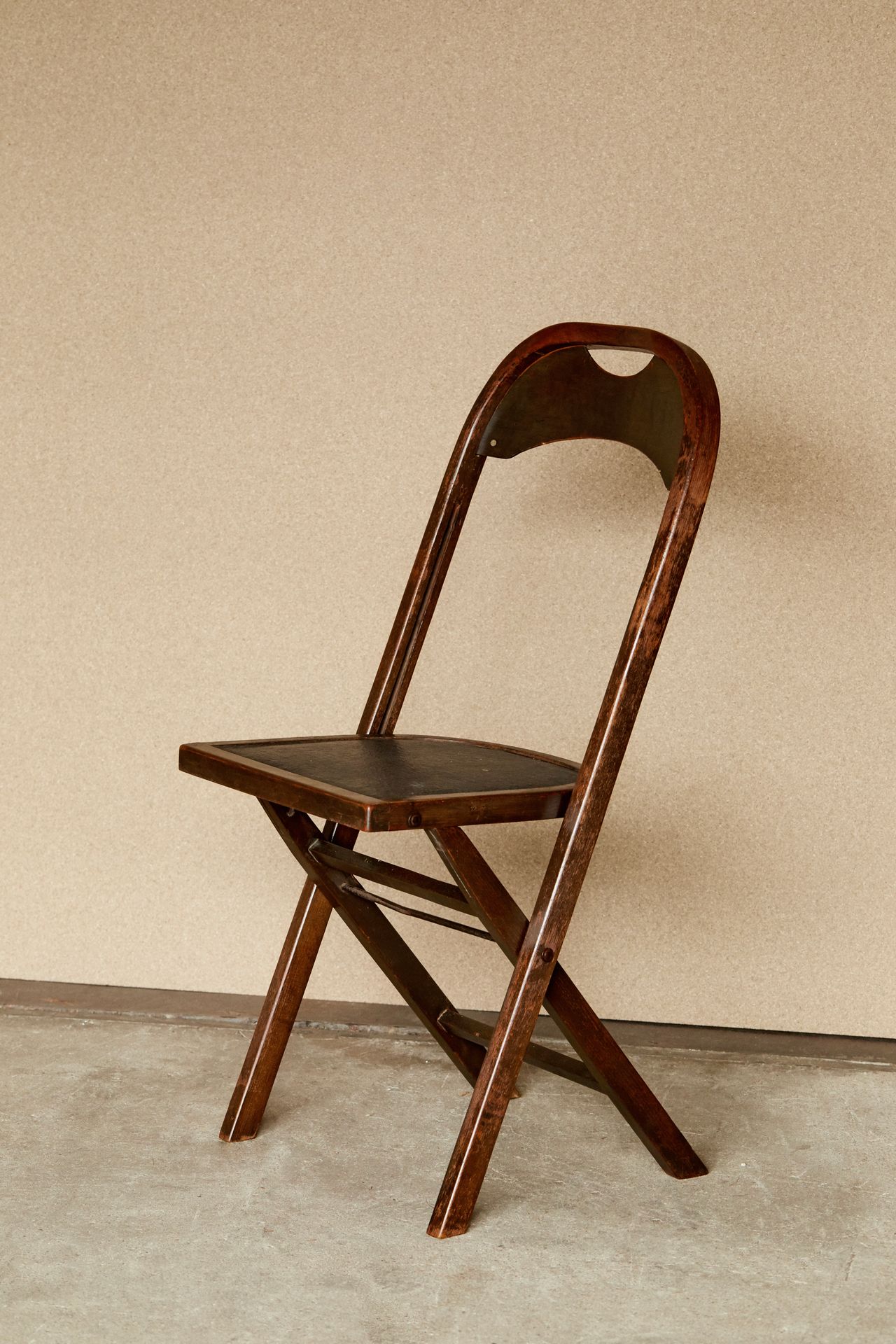 TRAVAIL JAPONAIS Folding chair---
Beech and fabric---Edition Akita Mokko---
Date&hellip;