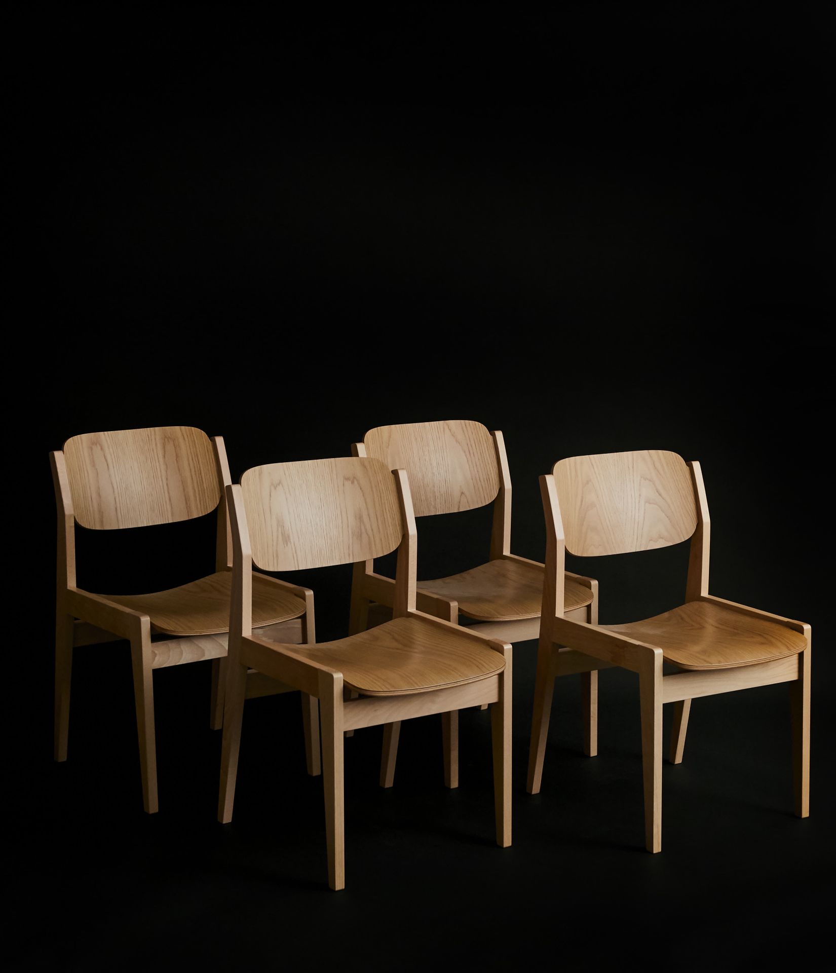 TADAOMI MITSUNOE 四把椅子
柚木和山毛榉---Edition Tendo Mokko
1954
H 77 W 45 D 43 cm