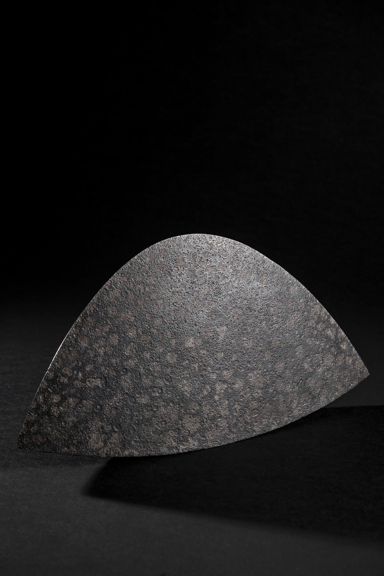 OTAKE YUICHI (1949-) Oblique---Skulptur
Bronze, Tomobako (Originalverpackung vom&hellip;