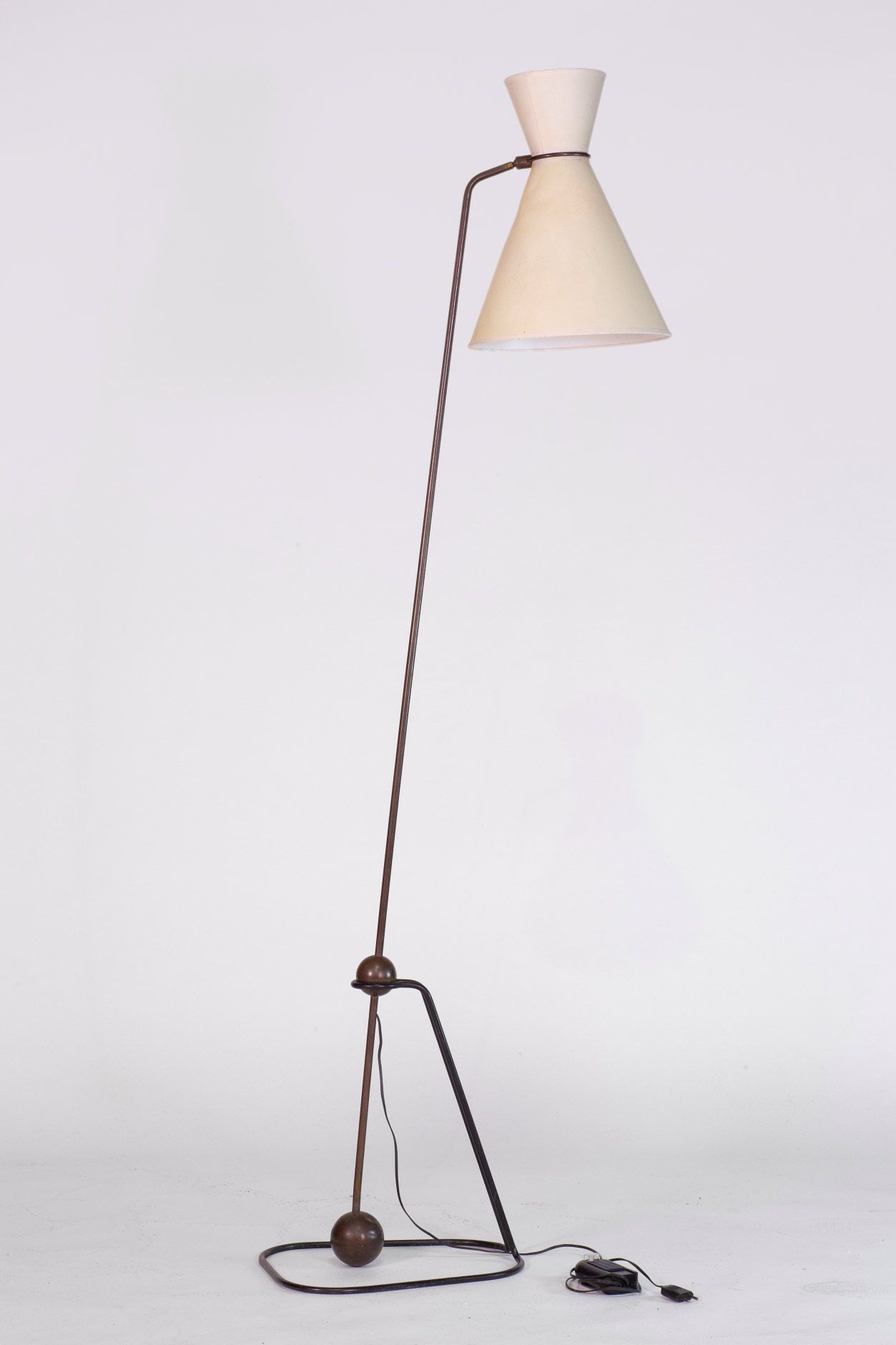 Pierre GUARICHE (1926-1995) Model G2 

Floor lamp


Brass, lacquered metal and t&hellip;