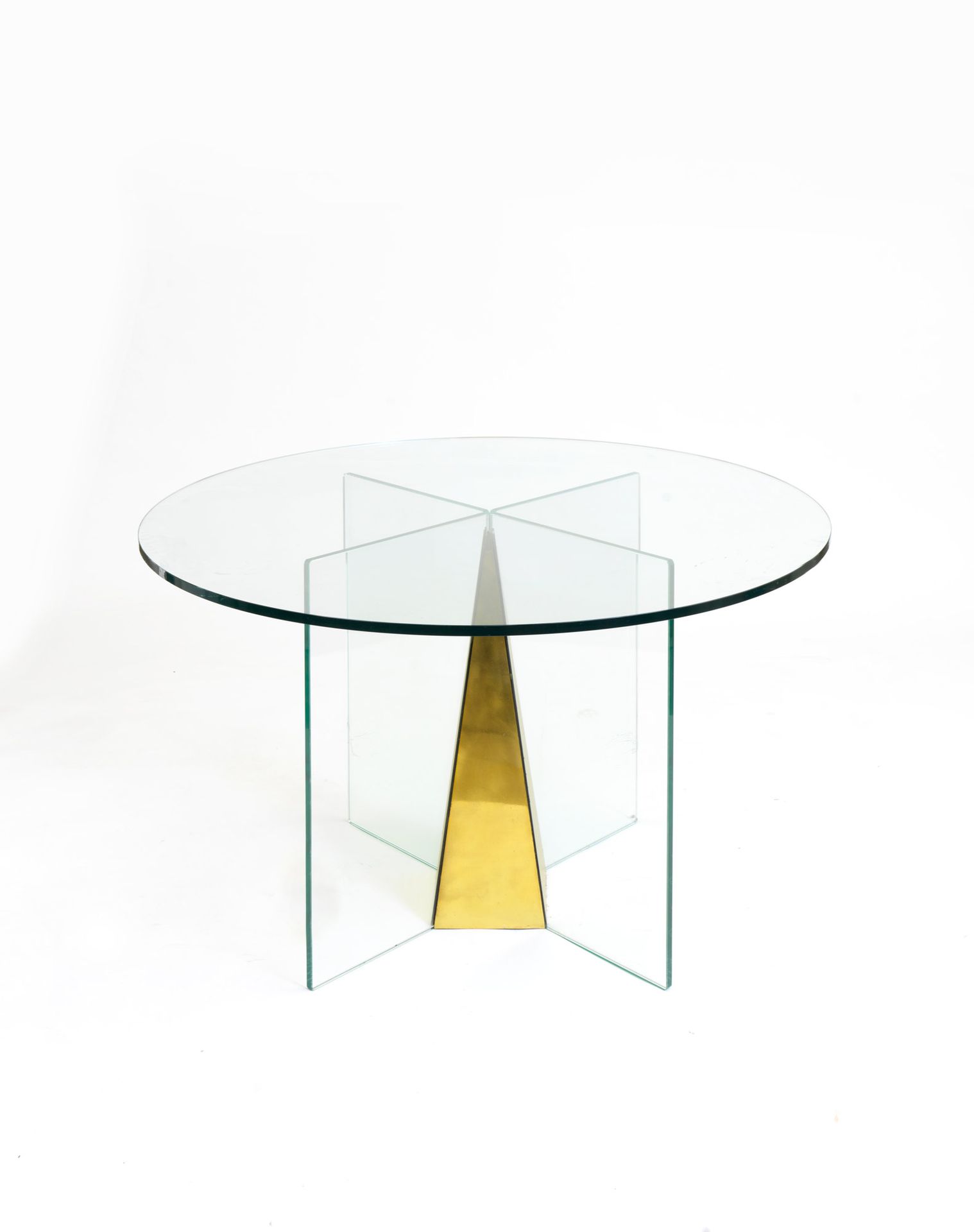 TRAVAIL ITALIEN 桌子


黄铜和玻璃
创作日期：约1970年
高71，长119.5厘米