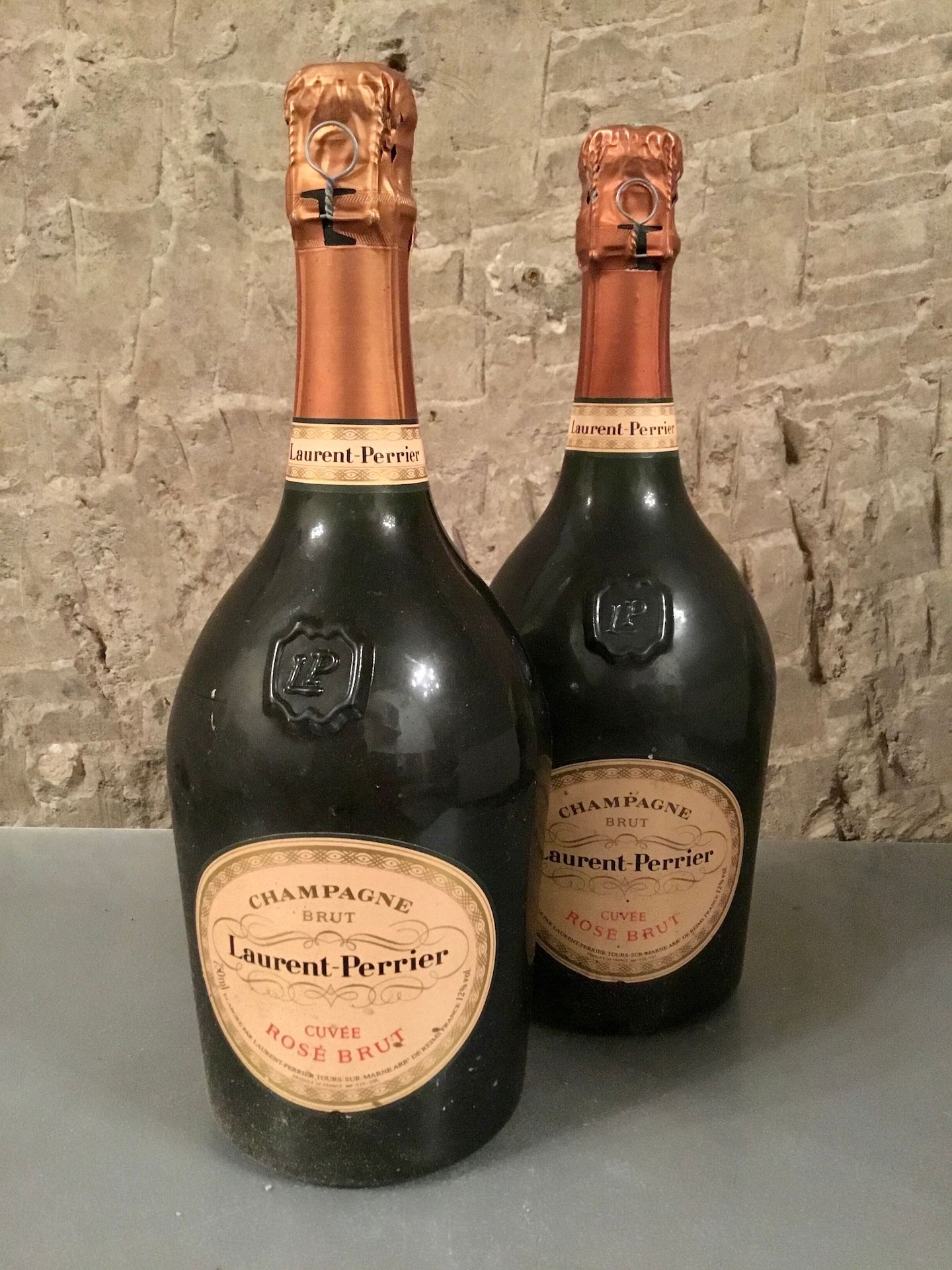 Null 2 bottles CHAMPAGNE rosé, Laurent-Perrier (elt, ela)