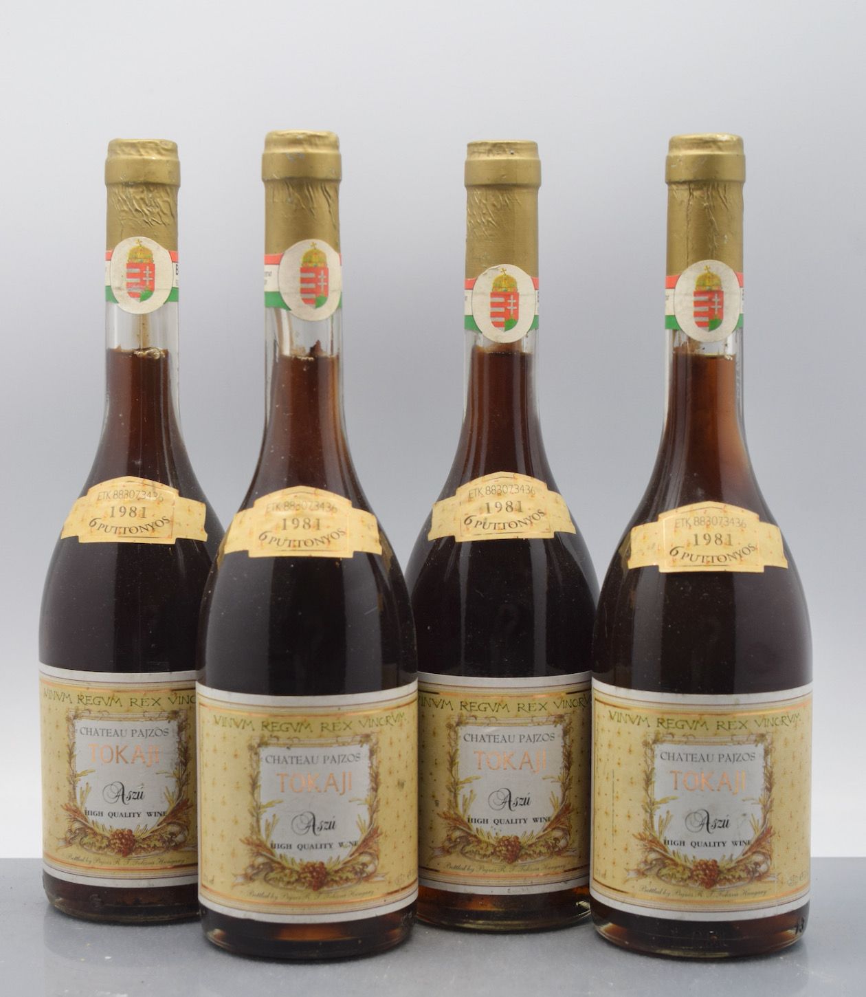 Null 4 Halbliter TOKAJI "Aszu 6 puttonyos", Vinum Regum Rex Vinorum 1981 (etlt)