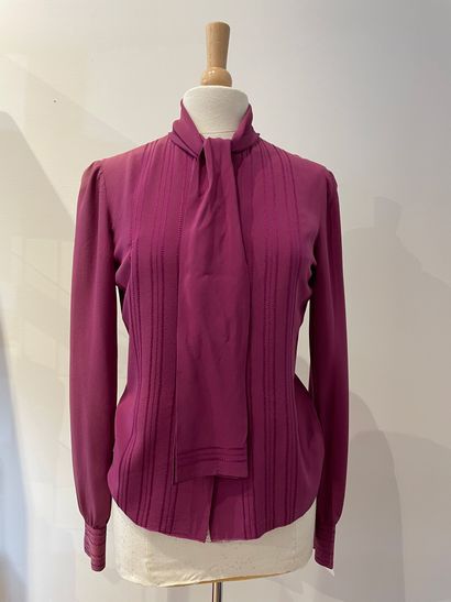 Null CHANEL - Collection Haute Couture Automne-Hiver 1979

Blouse en crêpe violi&hellip;