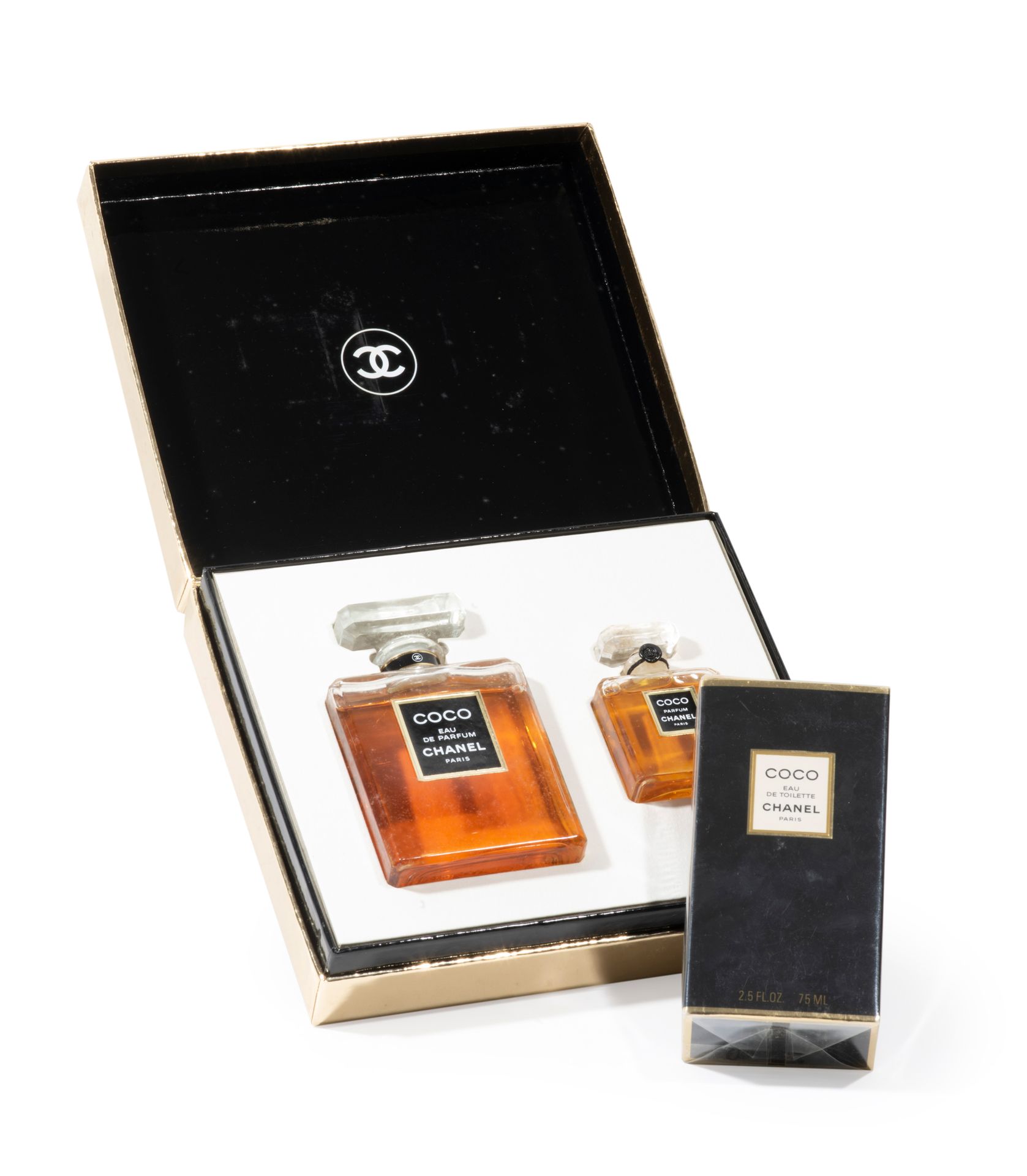 Null 
CHANEL Parfums




Coffret COCO composé de l’eau de parfum, 100 ml et du p&hellip;