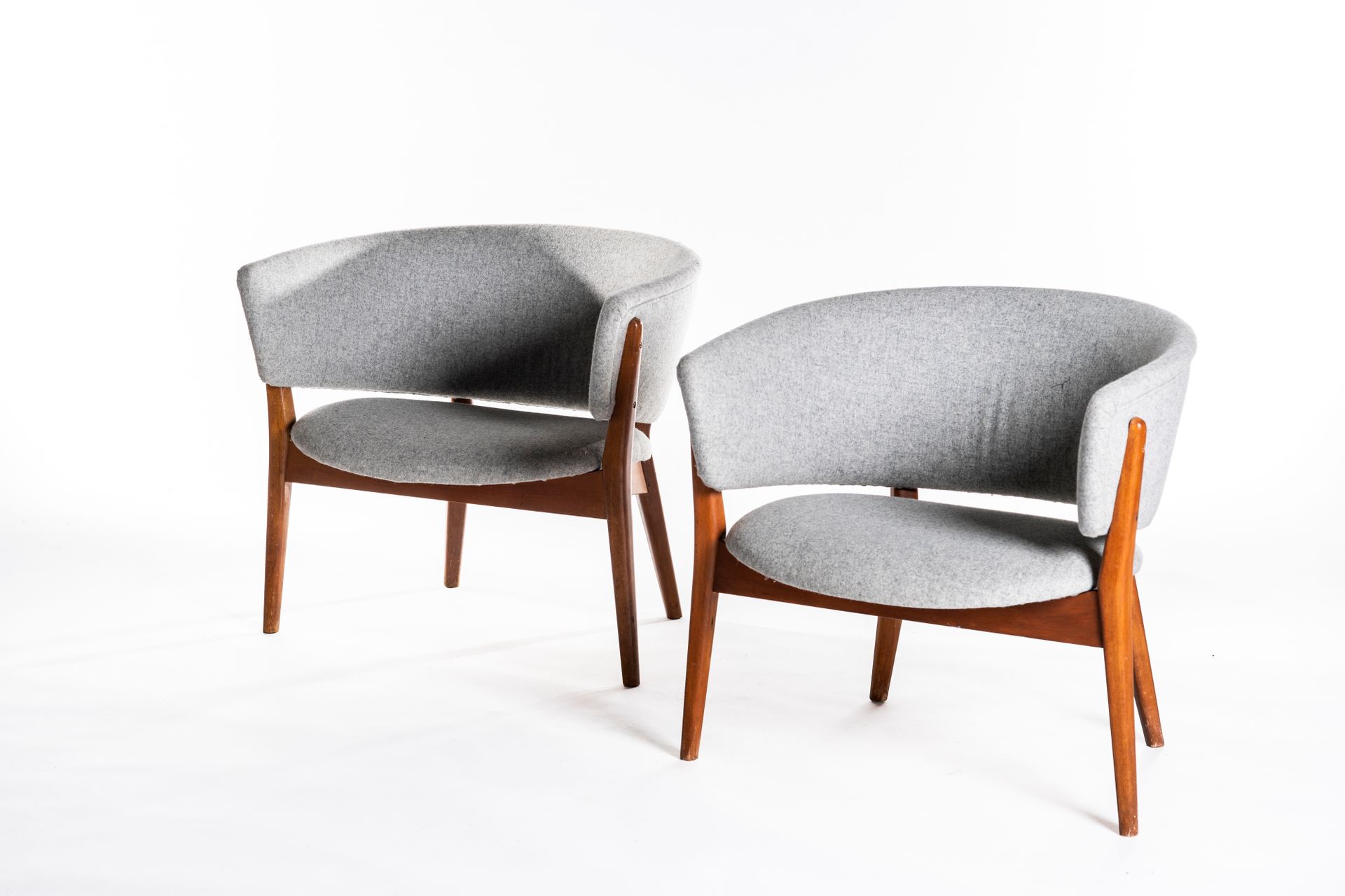TRAVAIL DANOIS Paire de fauteuils Teck et tissu Date de création : vers 1960 

H&hellip;