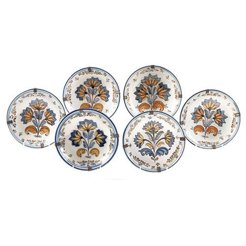 Null Set di sei piatti in ceramica smaltata Talavera, XIX sec. Diametro: 23 cm