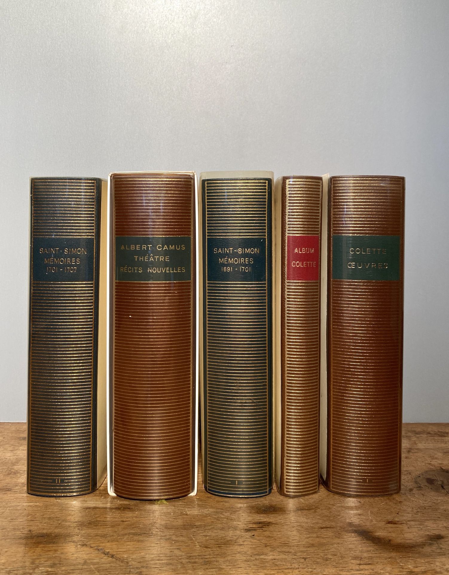 Null Lot de cinq volumes "La Pléïade"