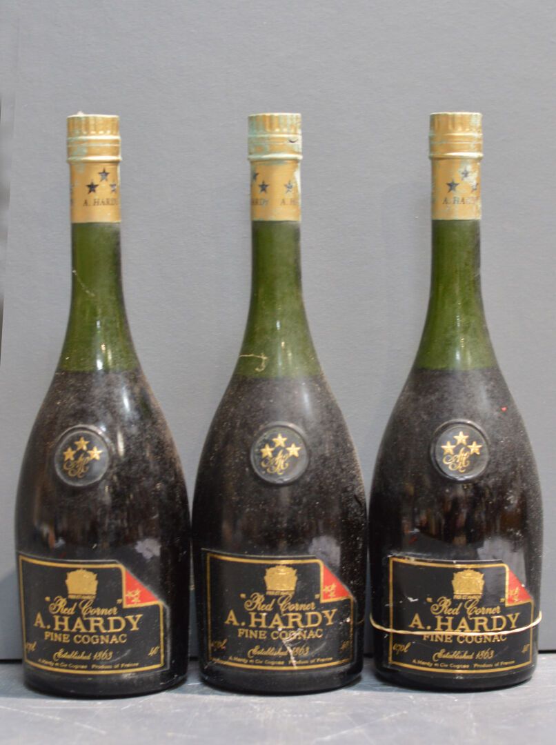 3 bottiglie di Cognac A Hardy champagne pregiato angolo…