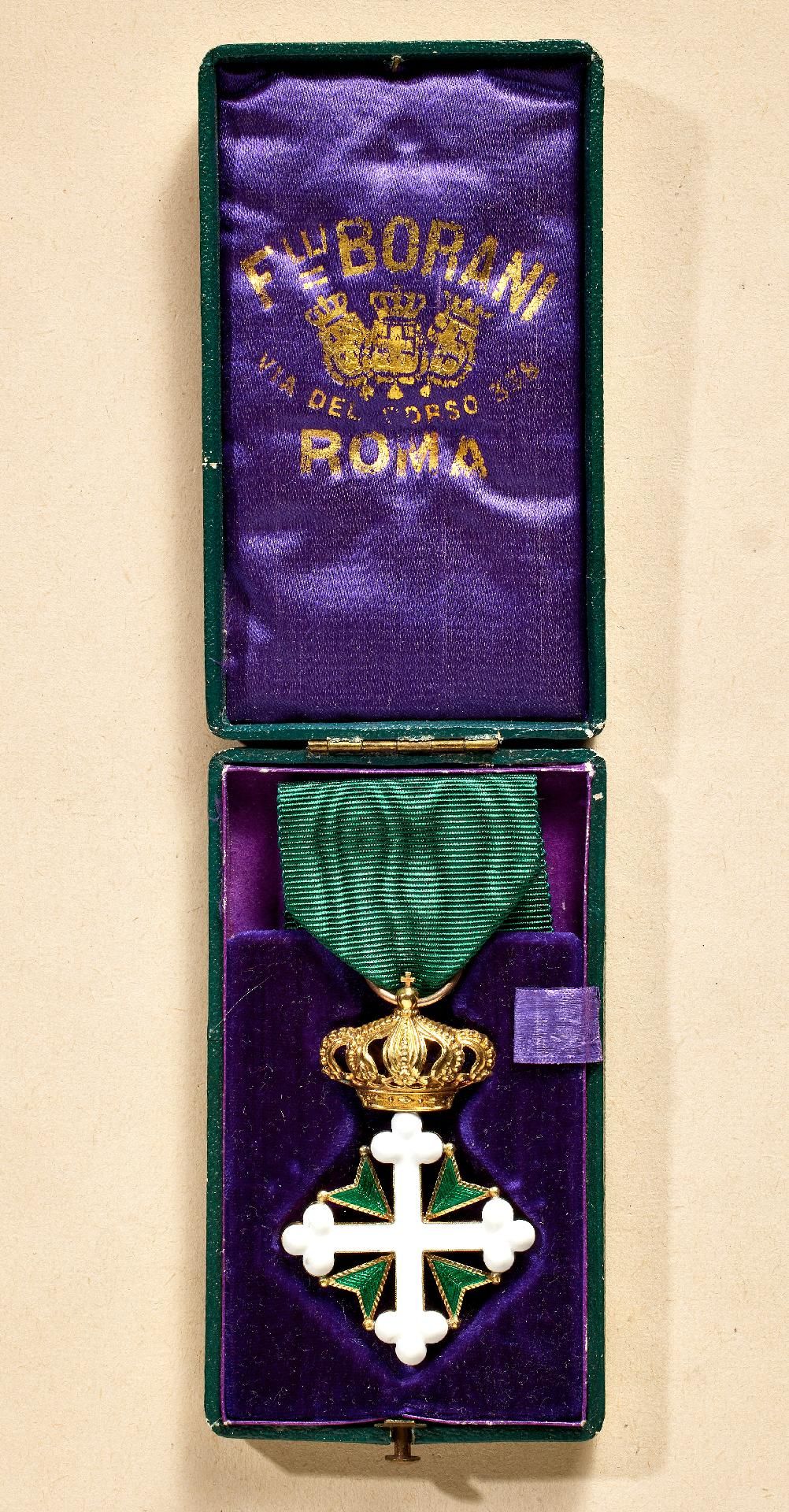 Null 外国勋章和奖章 - 意大利：圣莫里斯和拉扎罗斯军官十字勋章。金和珐琅，带子，装在Borani/Rome制造的绿色礼品盒里，上面有金色的字母VE，上面有&hellip;
