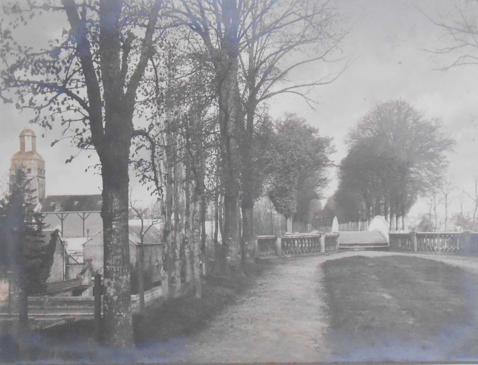 Null [École pictorialiste] A. Barrier Ferme, village, le long du ruisseau. 1900-&hellip;