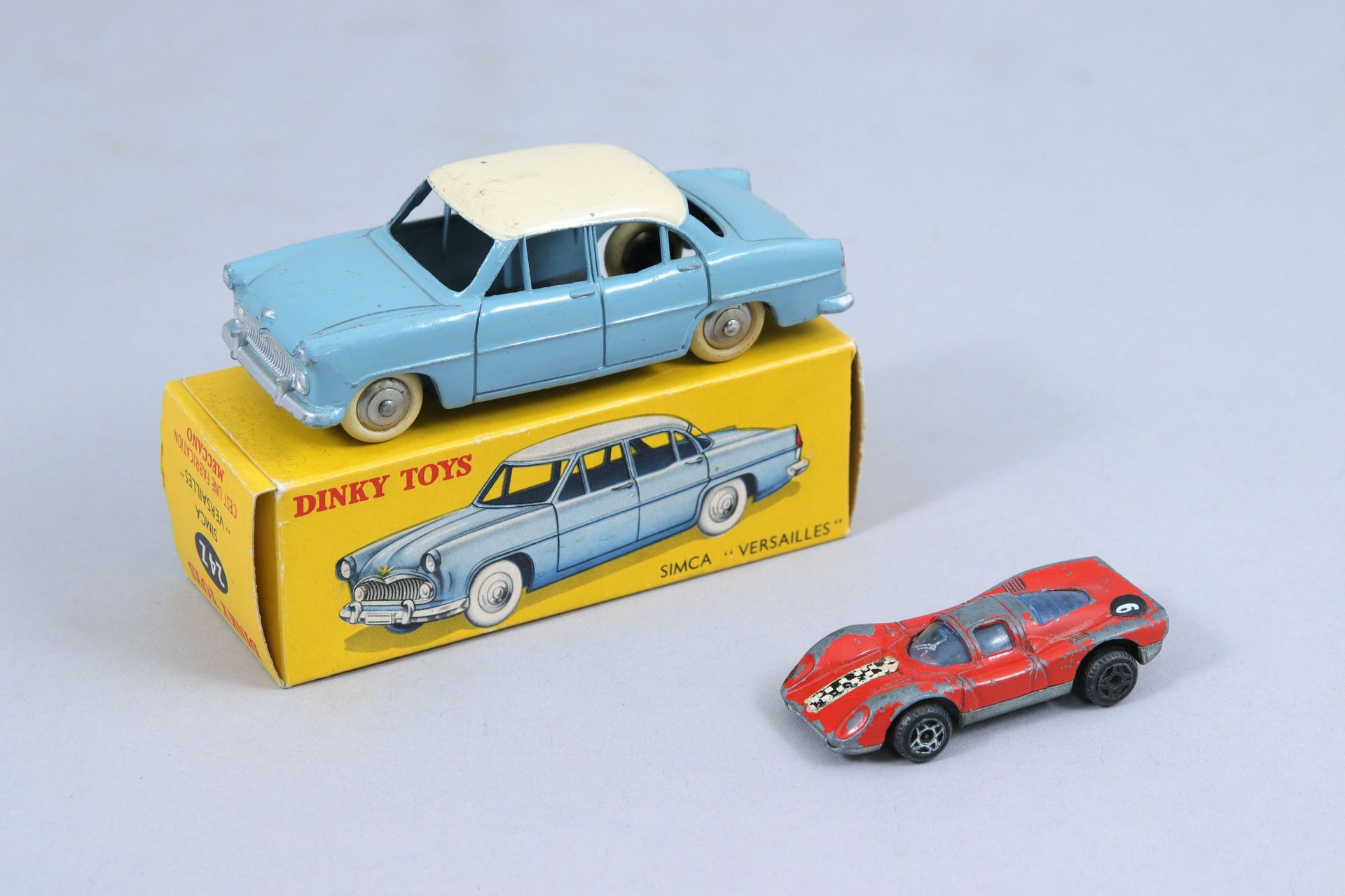 Null Dinky Toys Simca Versailles Made in France, Meccano 24Z.蓝色，白色屋顶。在它的盒子里。 联合：&hellip;