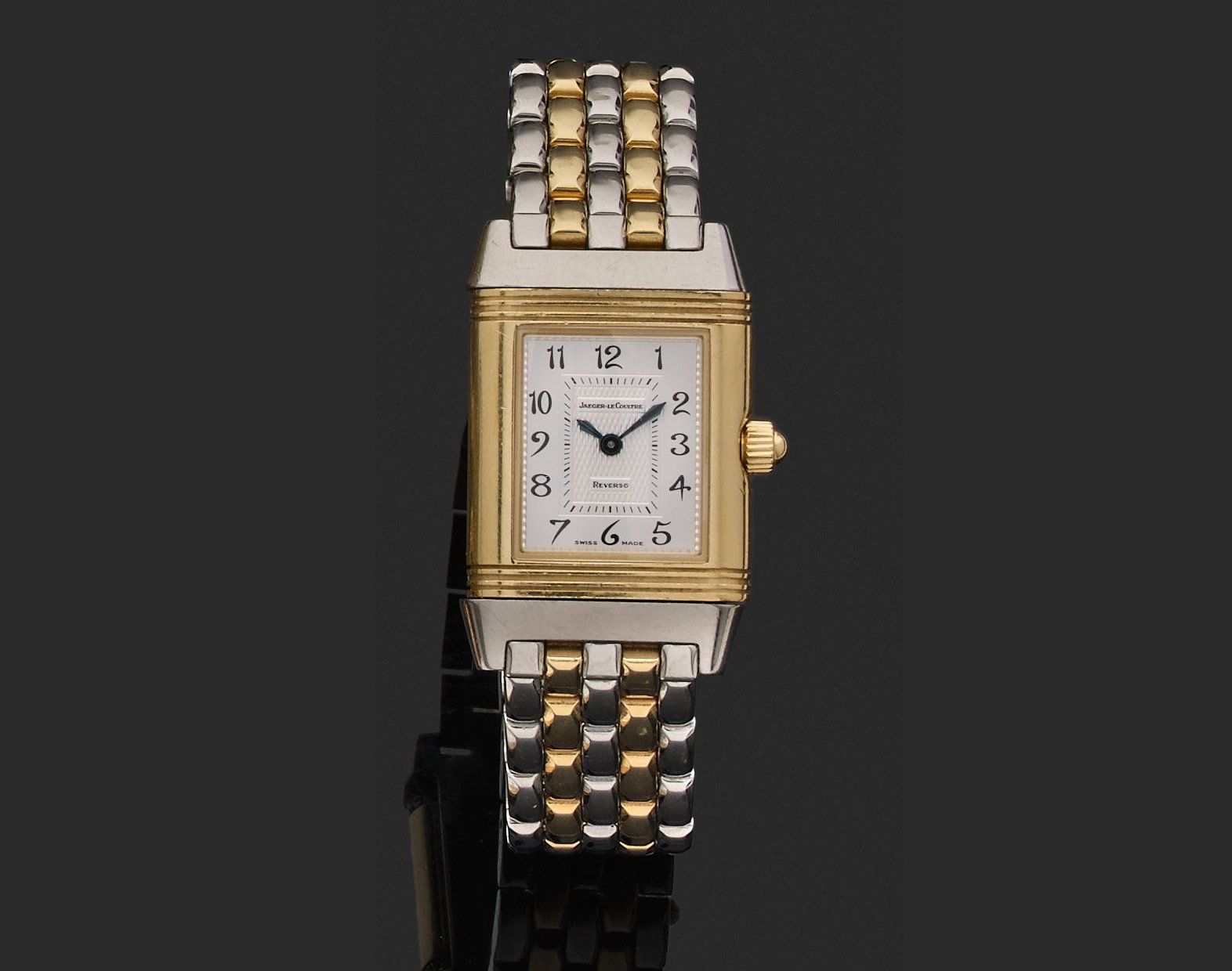 Null 积家 (Jaeger Le Coultre) 
Reverso Duetto, Ref. 266.5.44, 2000年代 
可翻转的女士腕表 

以&hellip;