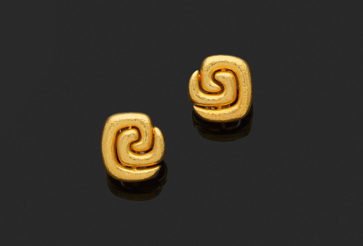 Null Lalaounis 
Paar Ohrringe 

aus 750k Gelbgold, jeweils mit graviertem Rollen&hellip;