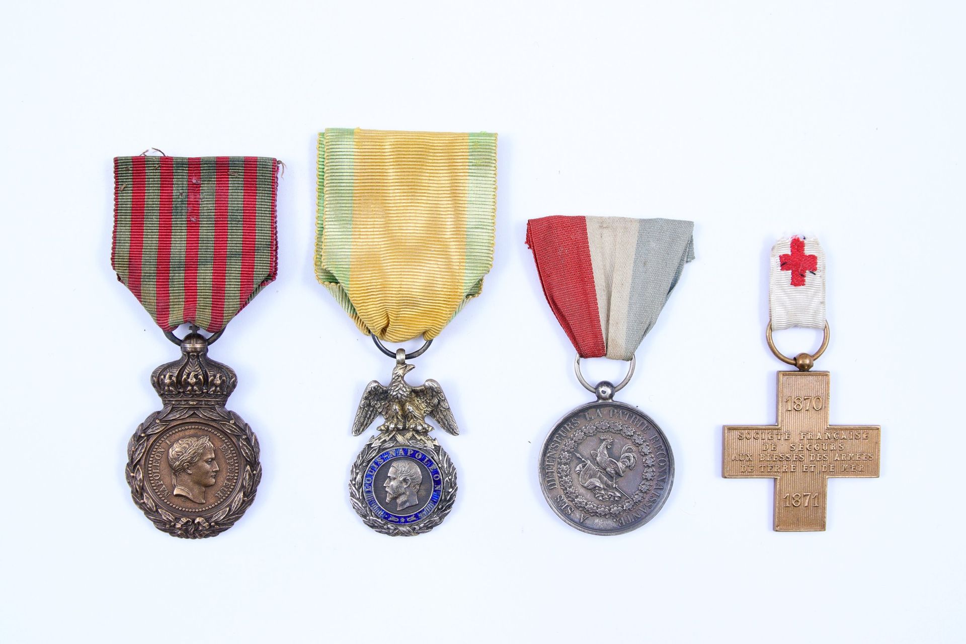 Null Frankreich 
4 Medaillen :

- Medaille der Heiligen Helena (1857 eingeführt)&hellip;