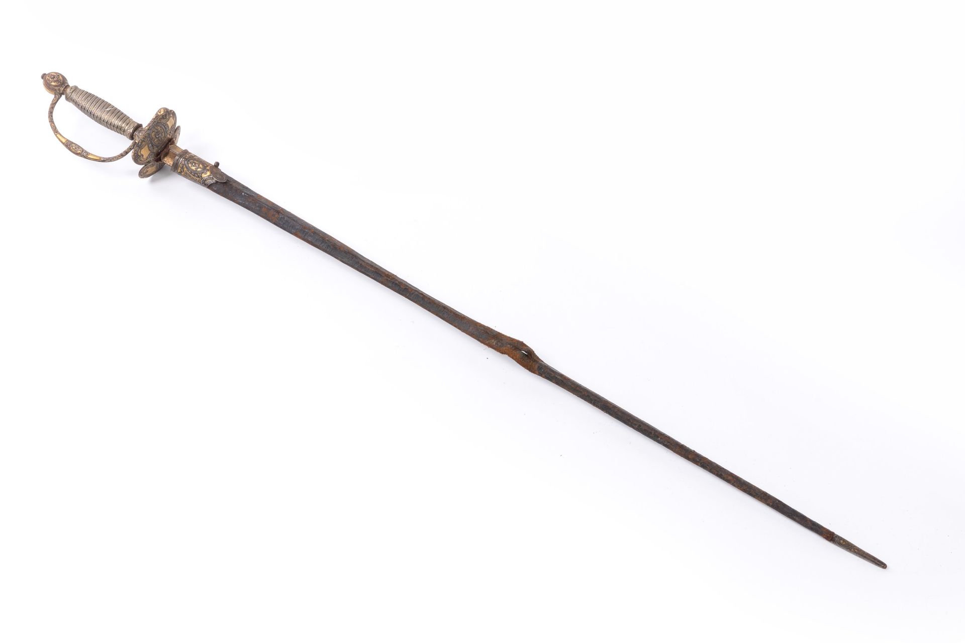 Null Bellissima spada di corte 

Fusée in filigrana d'argento e lamé d'oro. Mont&hellip;