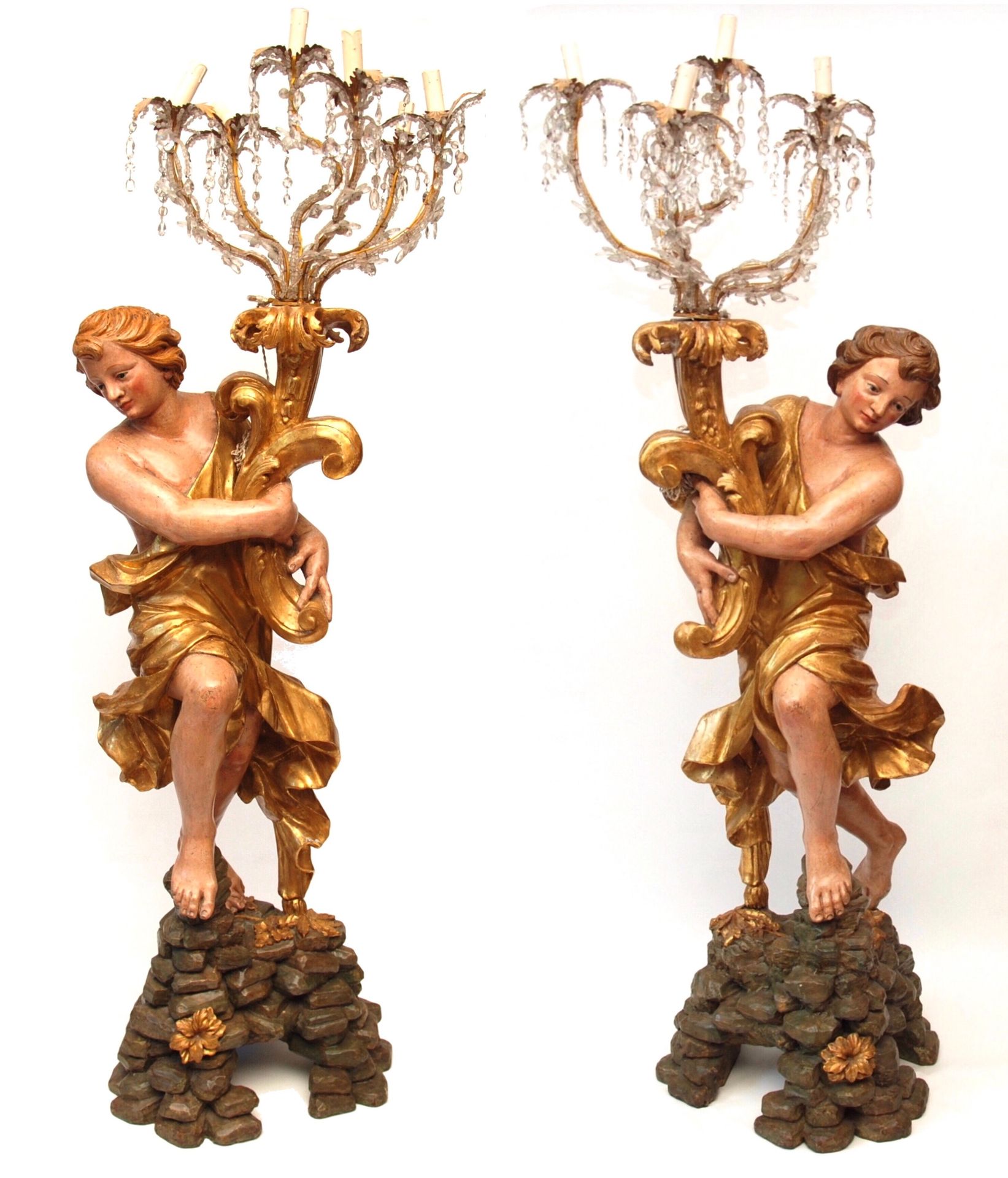 Coppia di sculture raff.Figure con cornucopie in 描绘人物的一对漆器和镀金木雕塑 18世纪
尺寸：cm h149