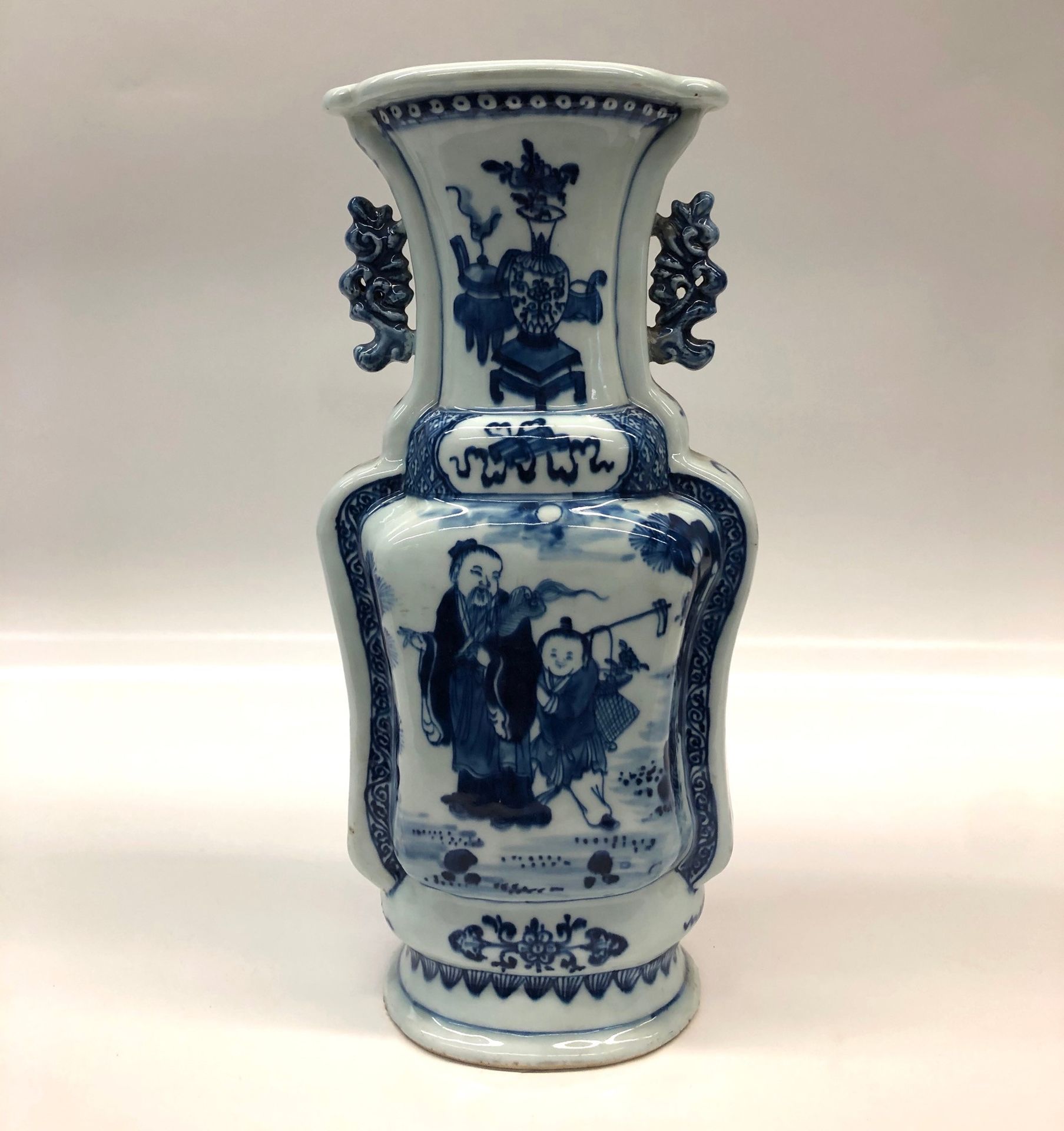 Cina vaso in porcellana bianca e blu cm.X h. Vase en porcelaine bleu et blanc de&hellip;