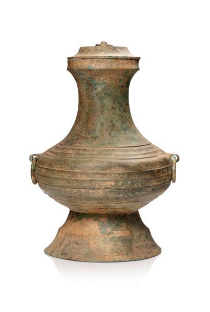 VIETNAM, Ier/IIIe siècle Vase couvert en bronze, Hu

A décor incisé, patine vert&hellip;