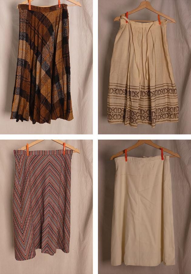 Null Lot composé de 5 jupes:
-une jupe droite écrue.
-une jupe rayée multicolore&hellip;
